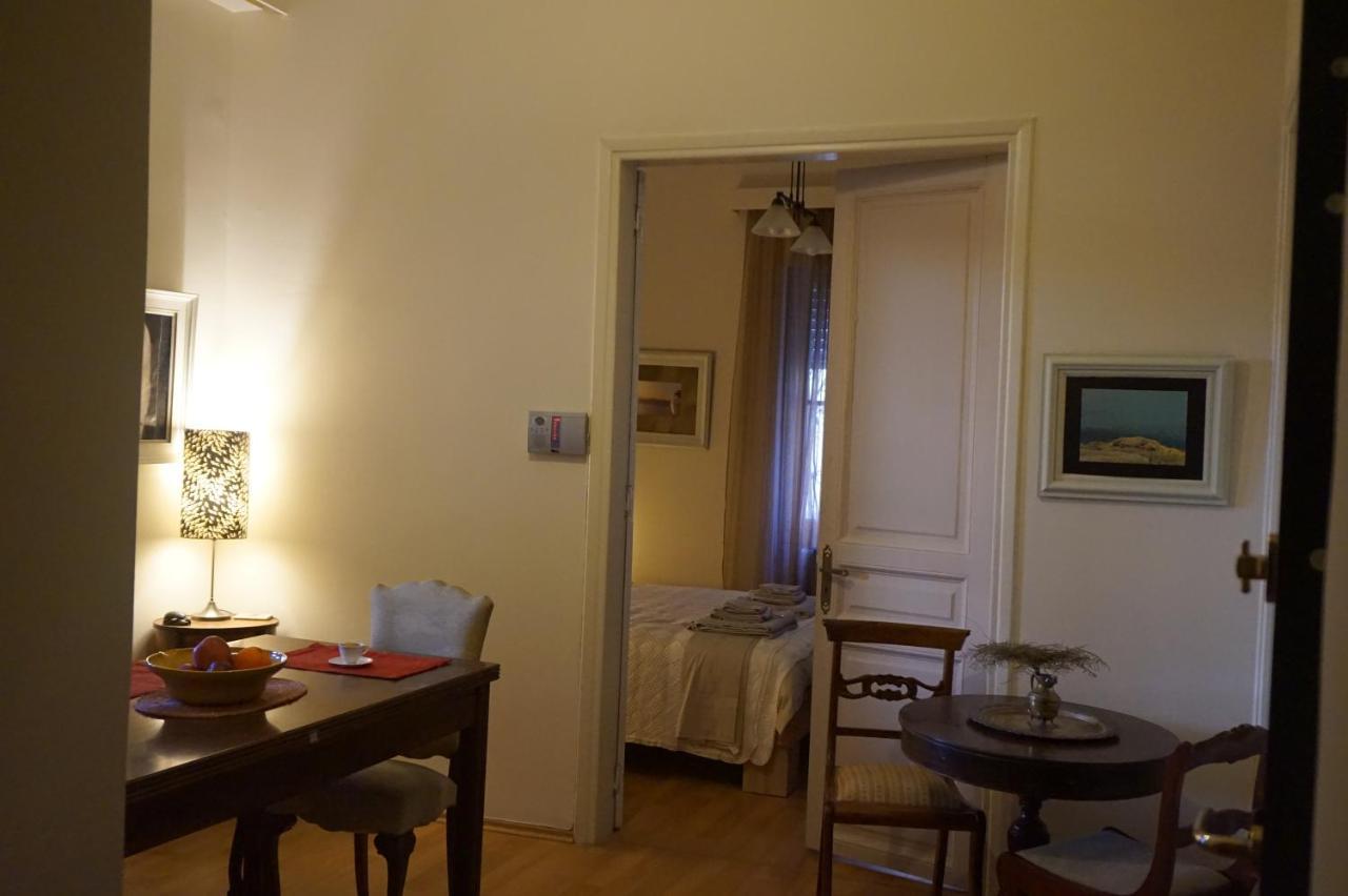 Independent Entrance Apt - 130M2 - Garden - Private Parking Apartamento Atenas Exterior foto